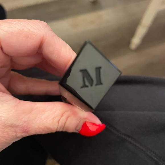 Morphe Gloss with Black Cap - Picture 3 of 4